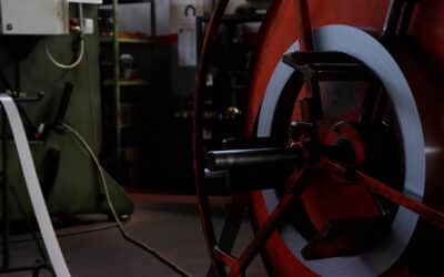 Nuova pressa piegatrice CNC: più velocità e precisione